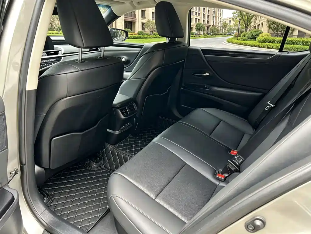 Lexus ES — миниатюра 5
