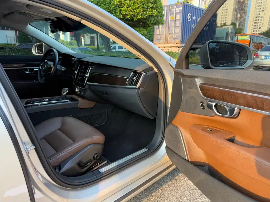 Volvo S90 — миниатюра 12