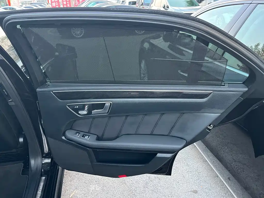 Mercedes-Benz E-Class — миниатюра 55