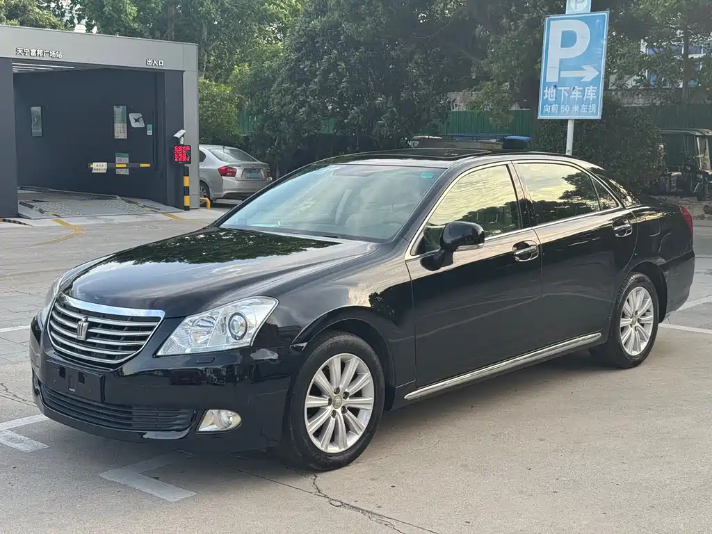 Toyota Crown 2010