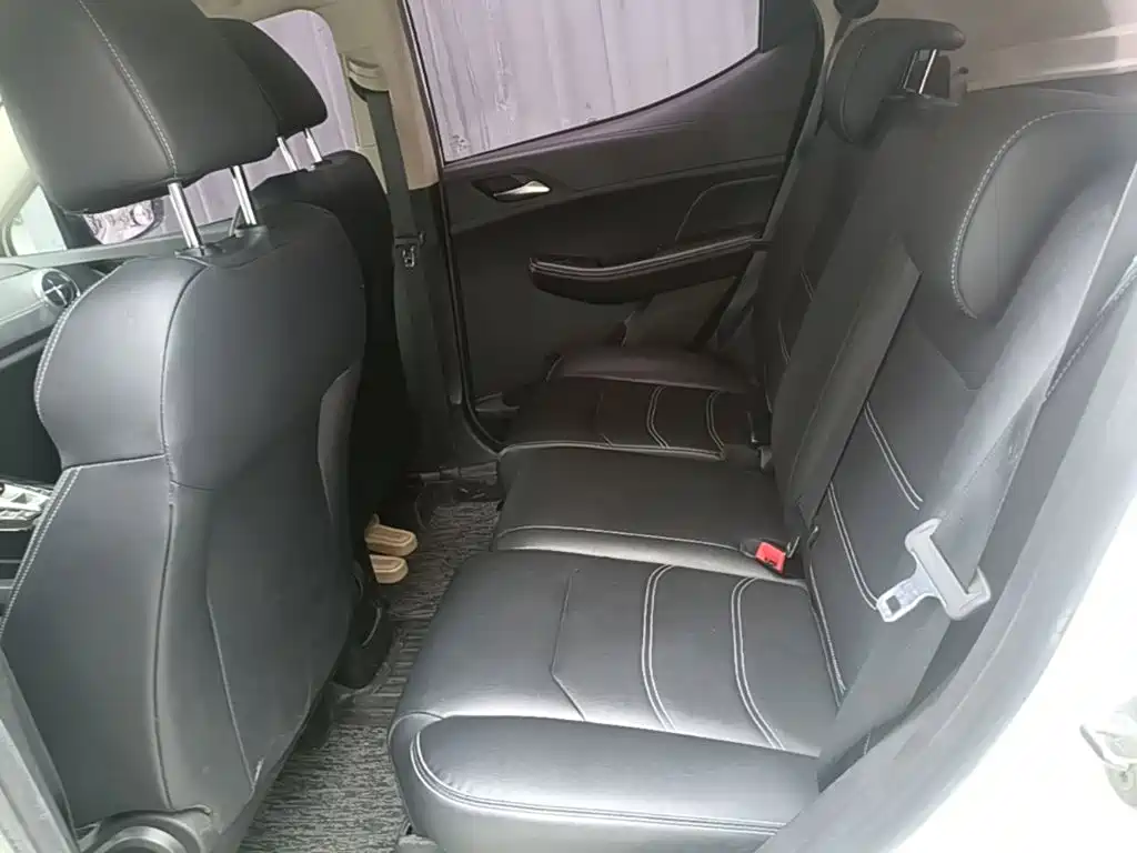 BYD Yuan EV — миниатюра 17