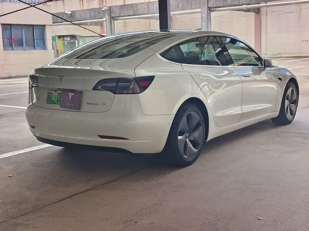 Tesla Model 3 — миниатюра 22