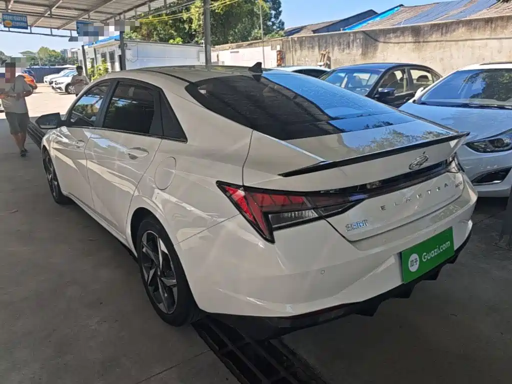 Hyundai Elantra — миниатюра 5