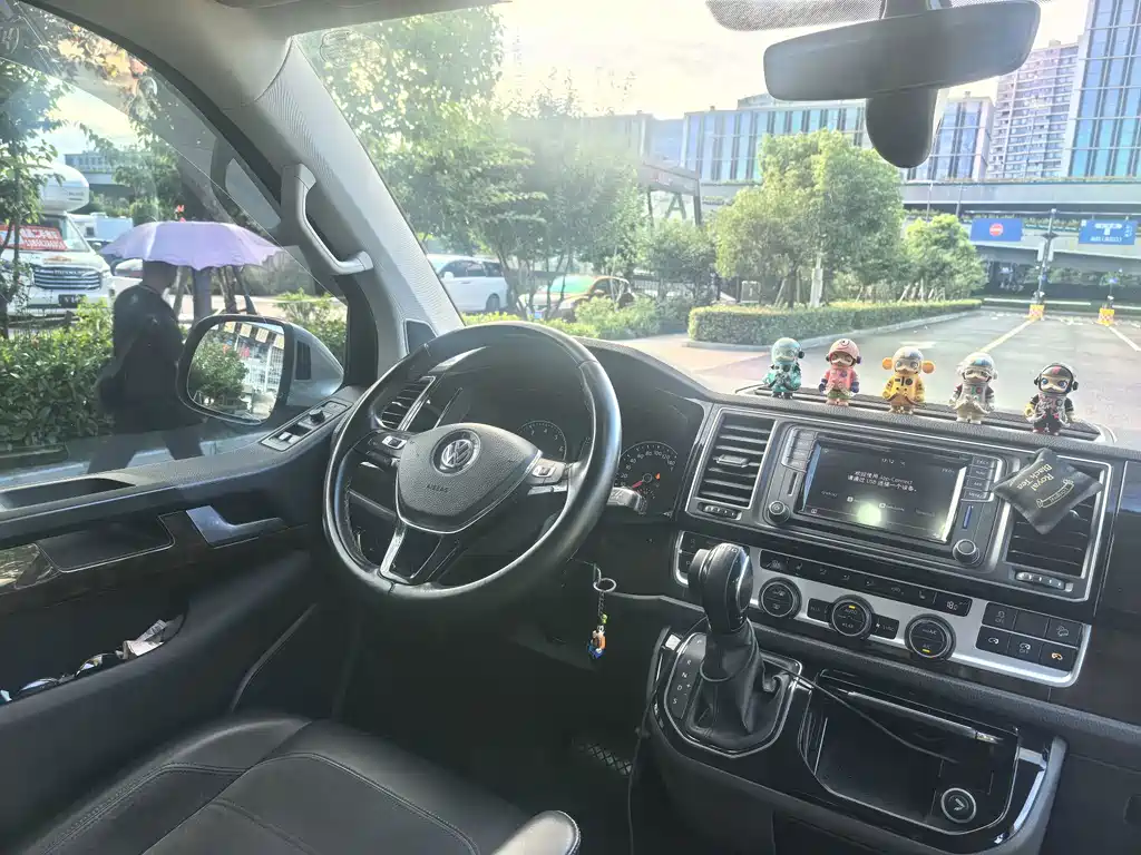 Volkswagen Multivan — миниатюра 11