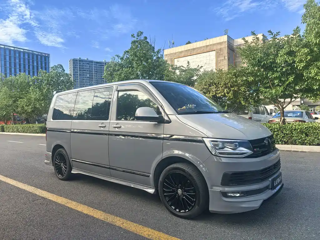 Volkswagen Multivan — миниатюра 2