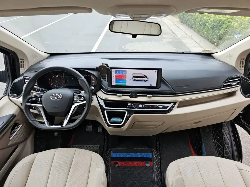 MAXUS V70 — миниатюра 14