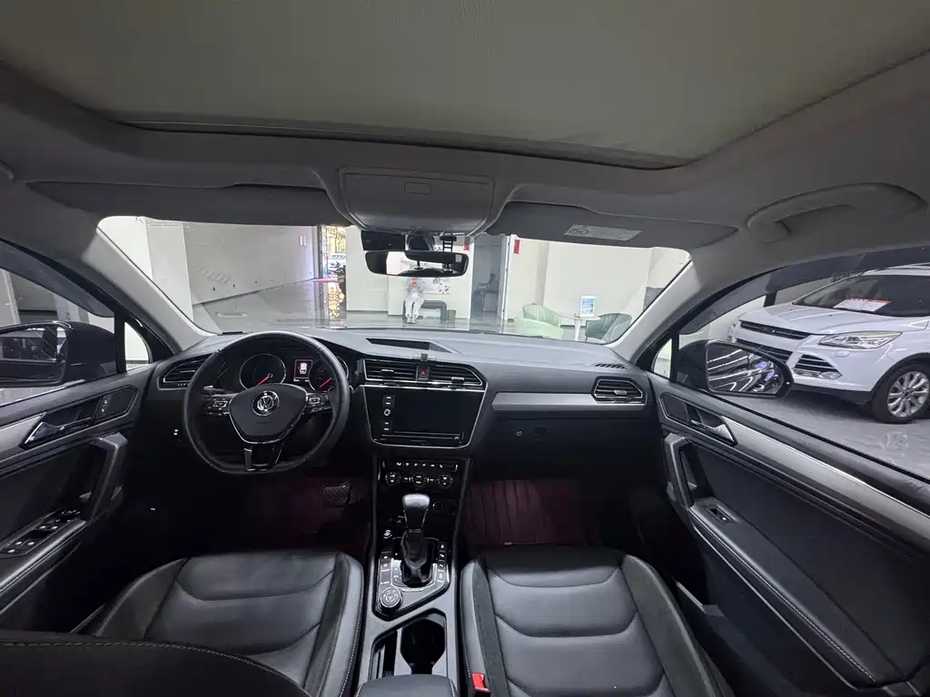 Volkswagen Tiguan L — миниатюра 11