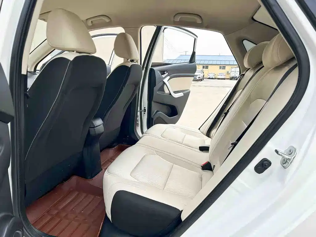 Changan V7 — миниатюра 8