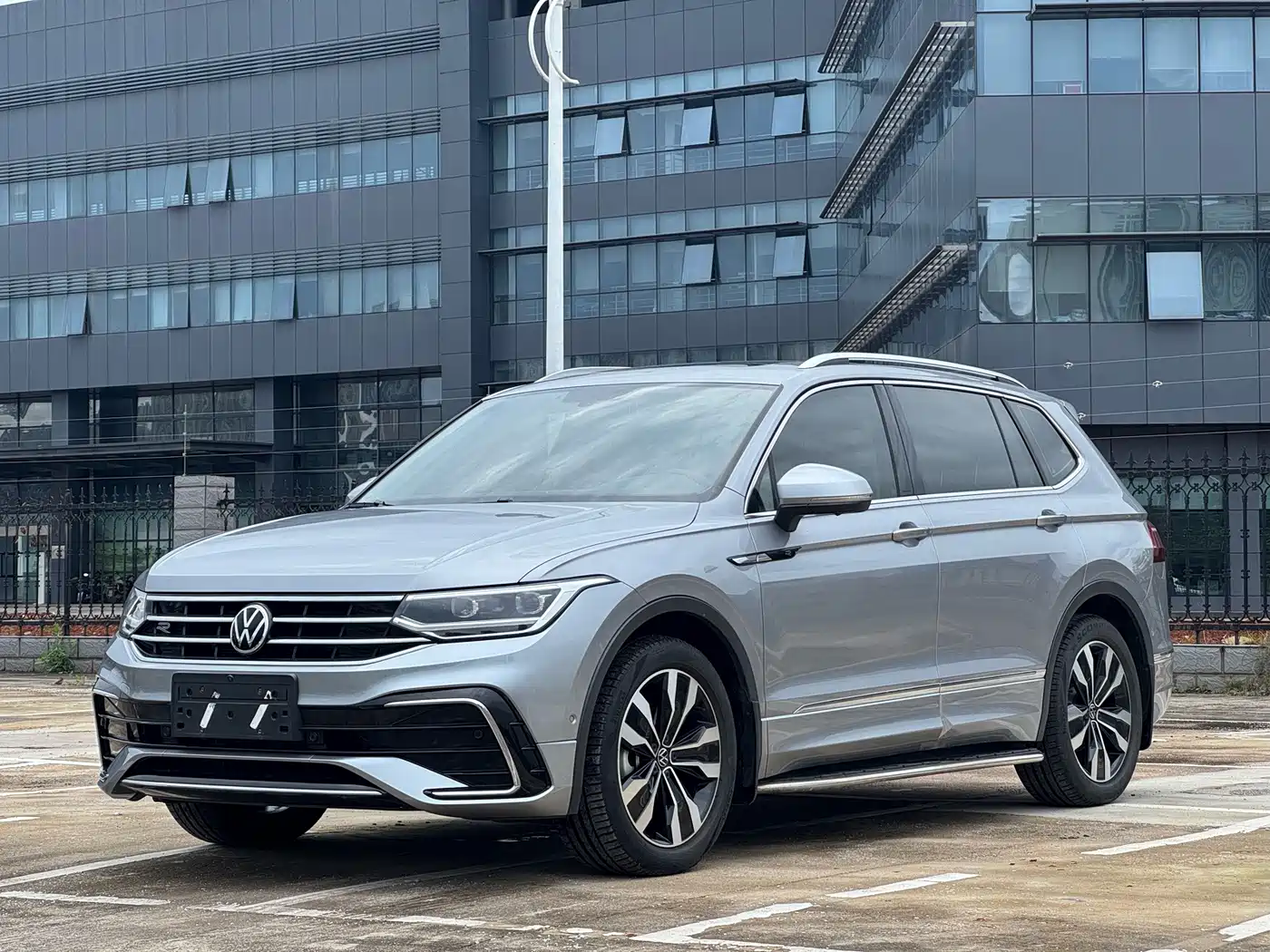 Volkswagen Tiguan L