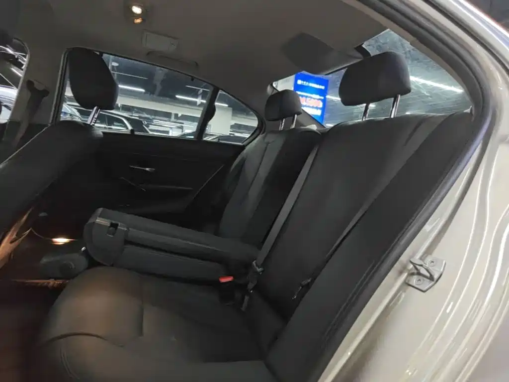BMW 3 Series — миниатюра 17