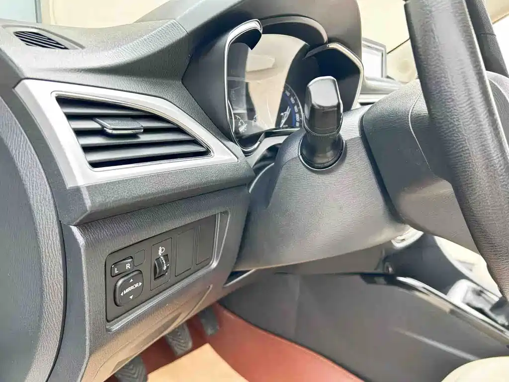 Changan V7 — миниатюра 10