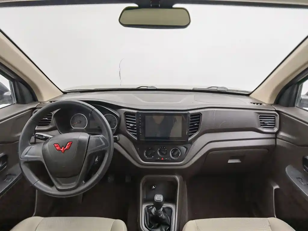 Wuling Hongguang V — миниатюра 5