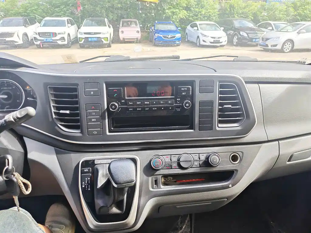 Maxus V80 — миниатюра 19