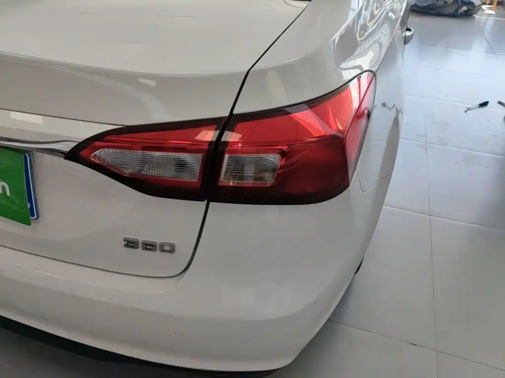 Roewe 360 — миниатюра 8