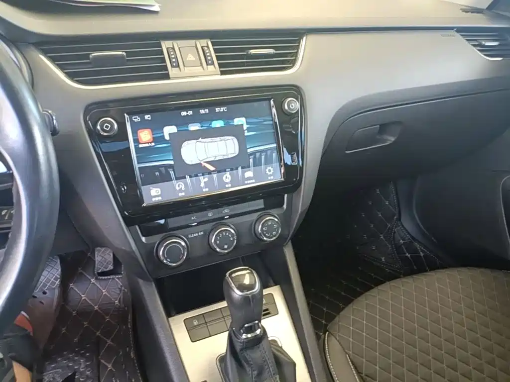 Skoda Octavia — миниатюра 13