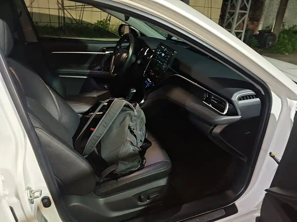 Toyota Camry — миниатюра 25