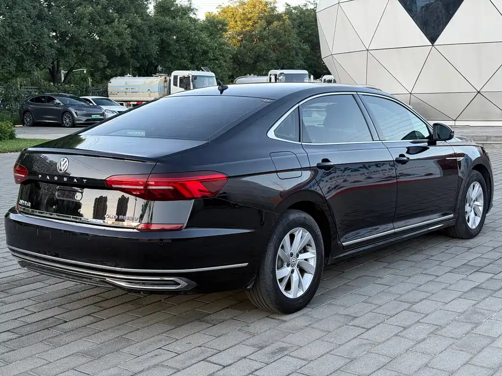 Volkswagen Passat PHEV — миниатюра 4