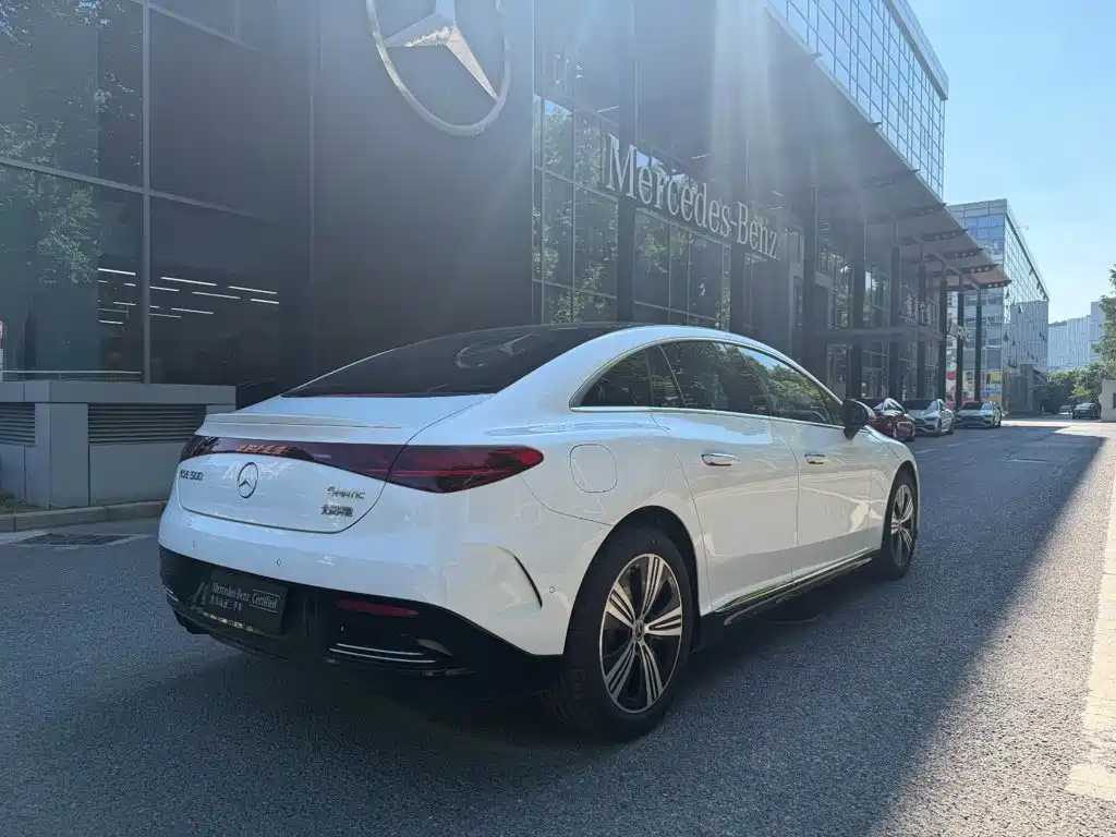 Mercedes-Benz EQE — миниатюра 13