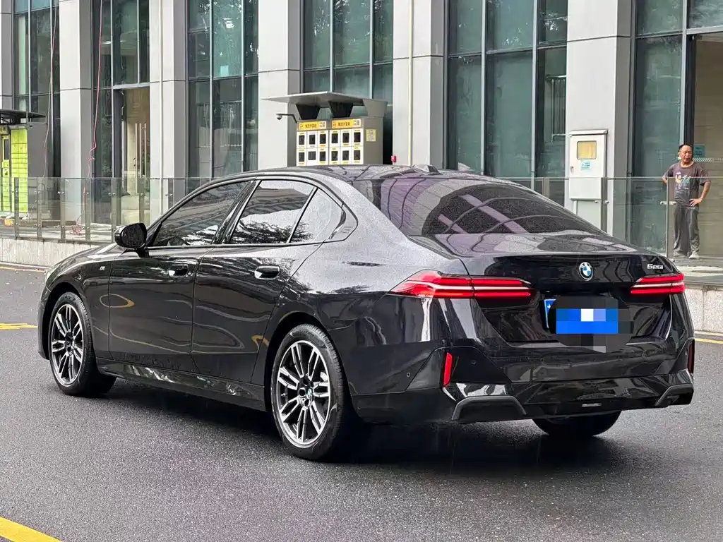 BMW 5 Series (Import) — миниатюра 4