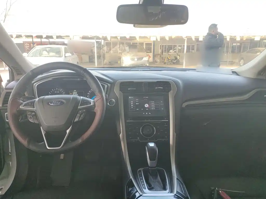 Ford Mondeo — миниатюра 10