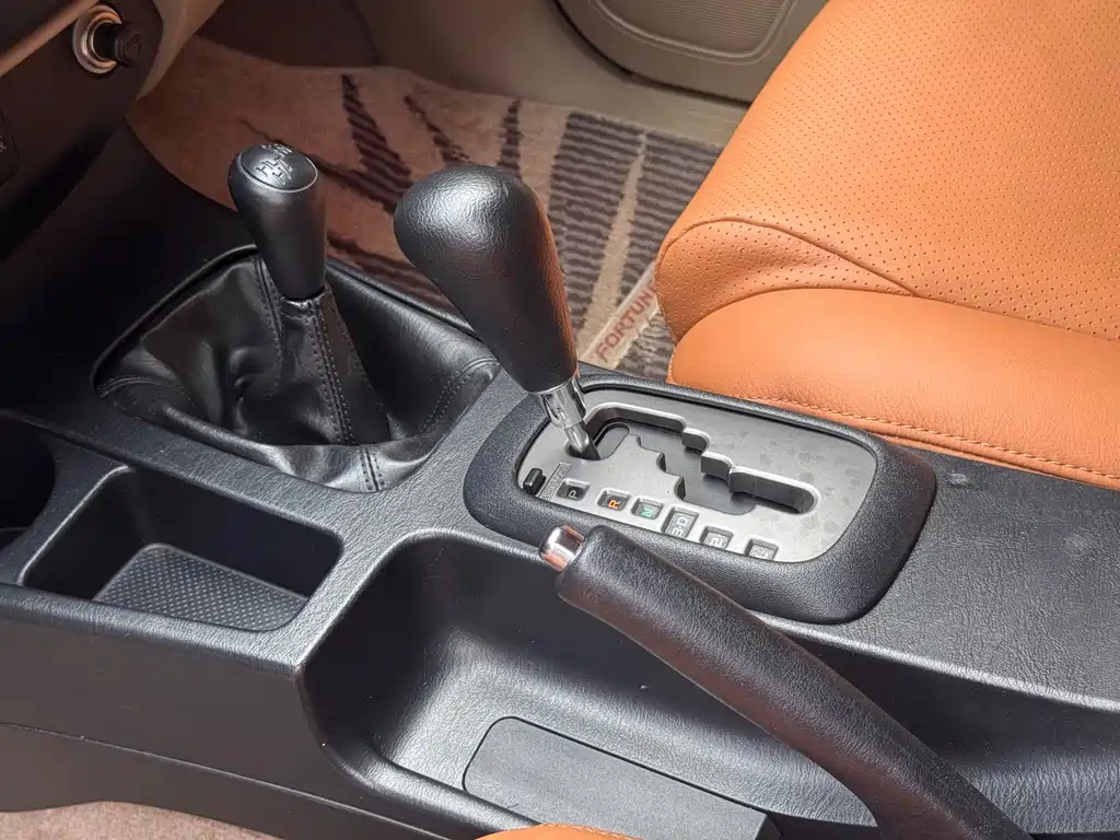 Toyota Fortuner — миниатюра 24