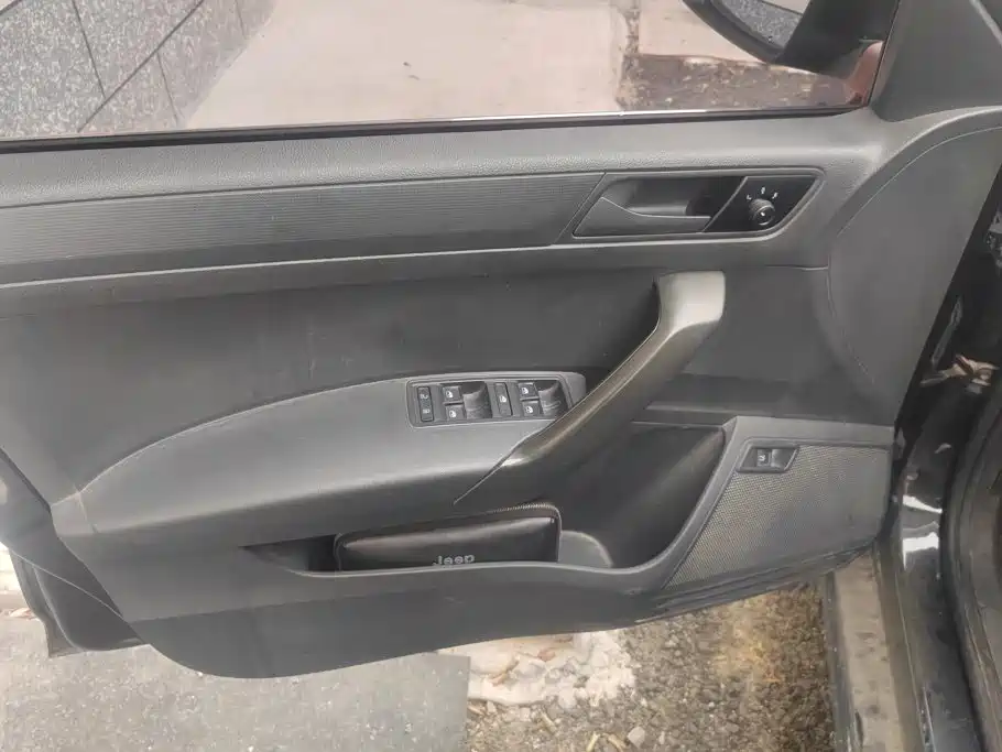 Volkswagen Santana — миниатюра 7