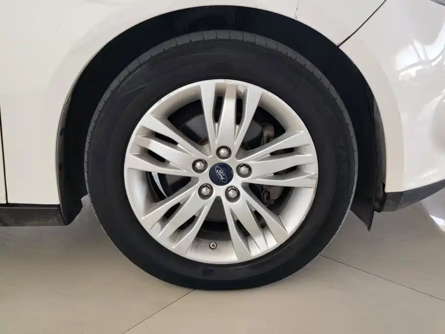 Ford Focus — миниатюра 6
