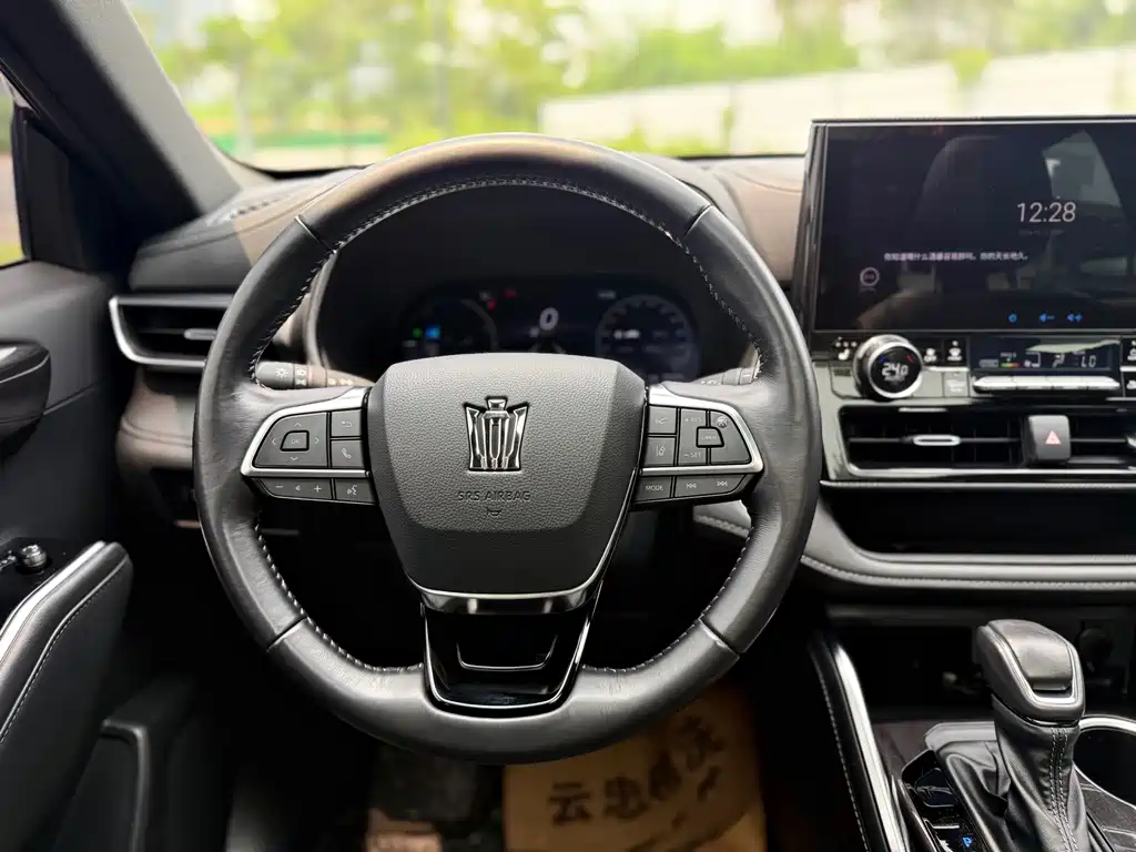 Toyota Crown Kluger — миниатюра 13