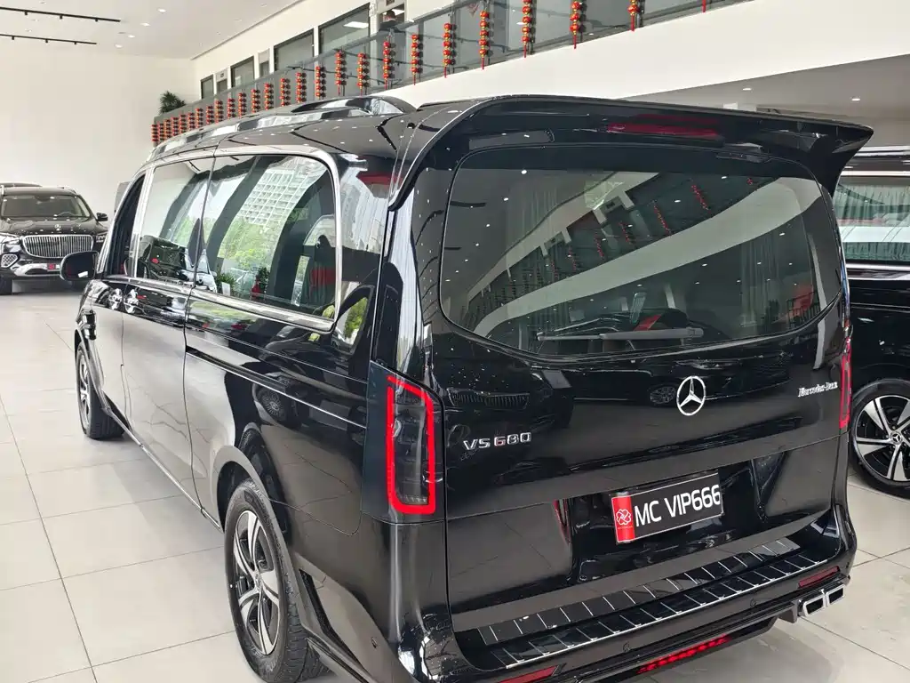 Mercedes-Benz Vito 2024 2.0T 7 мест