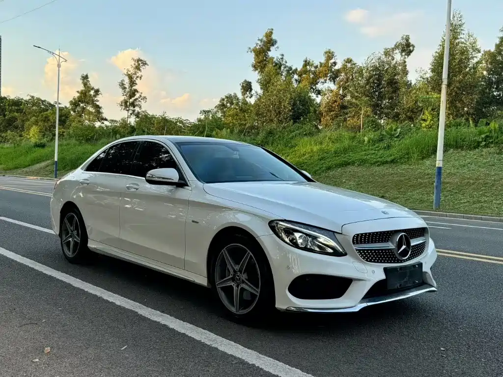 Mercedes-Benz C-Class — миниатюра 3