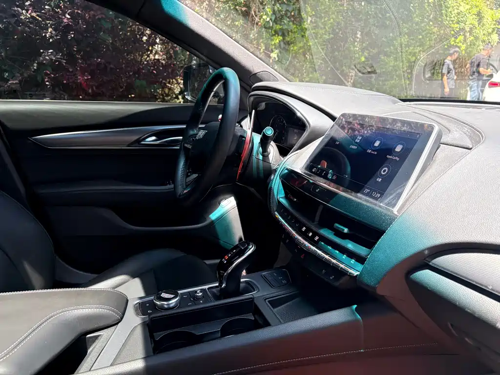 Cadillac CT5 — миниатюра 11
