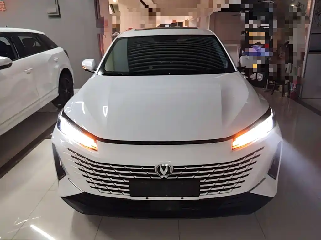 Changan Yida — миниатюра 3