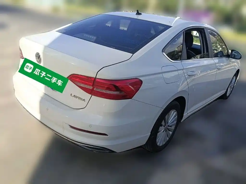 Volkswagen Lavida — миниатюра 4