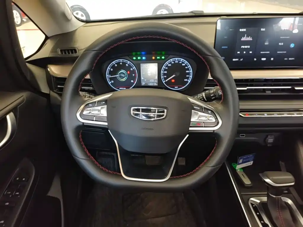 Geely Vision X3 — миниатюра 11