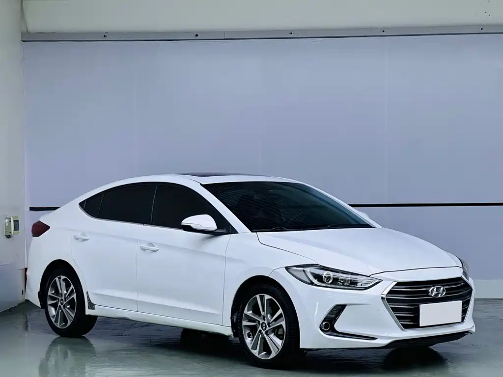 Hyundai Elantra — миниатюра 3