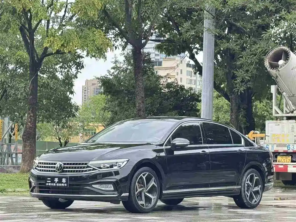 Volkswagen Magotan 2025