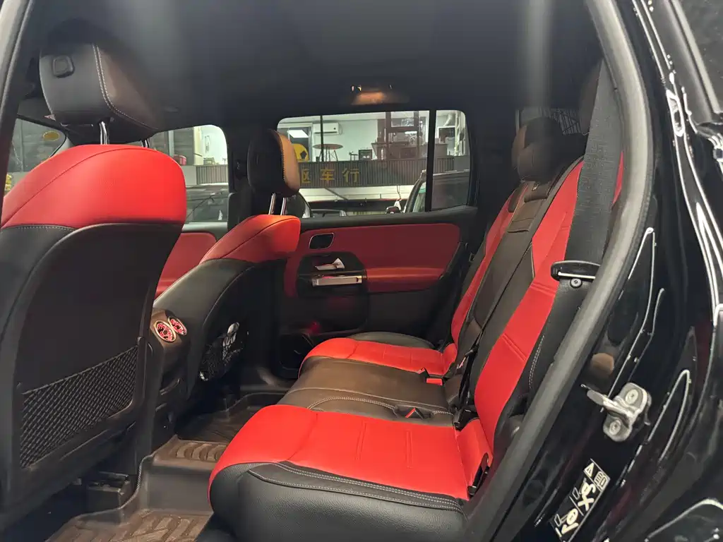 Mercedes-Benz GLB AMG — миниатюра 11
