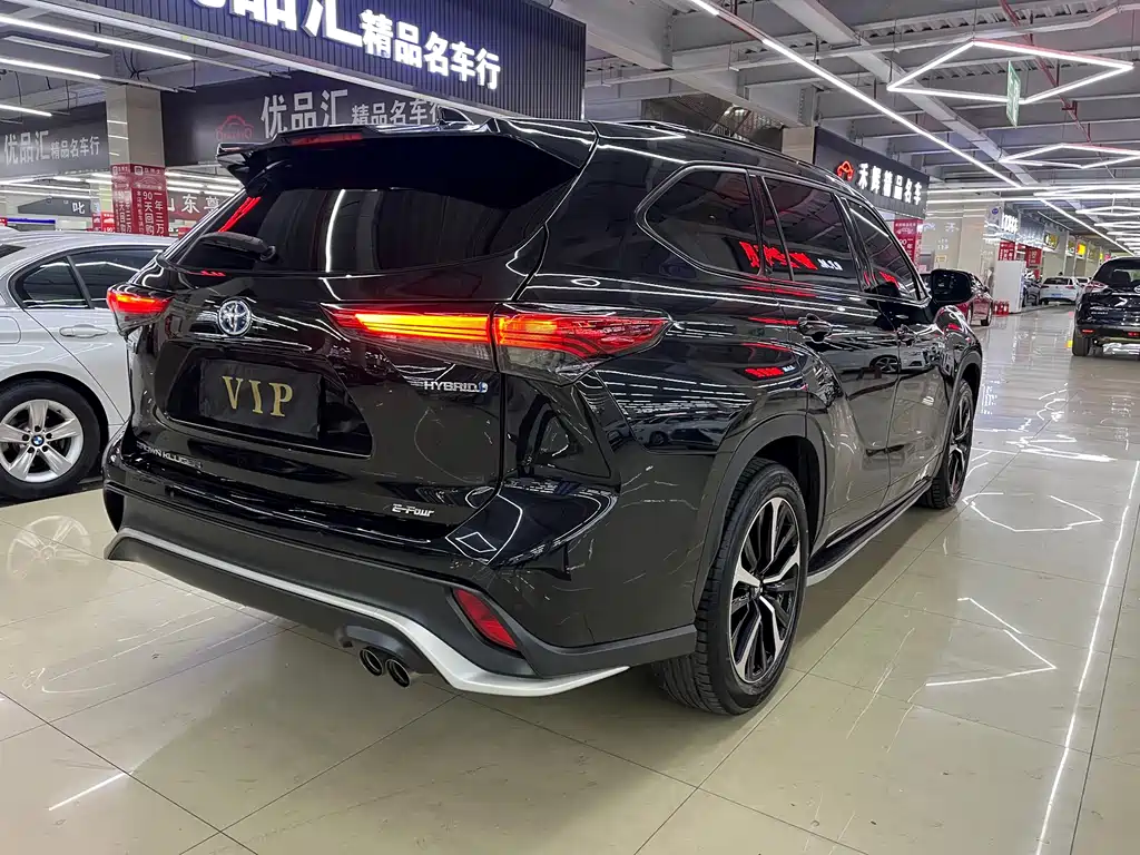 Toyota Crown Kluger — миниатюра 37