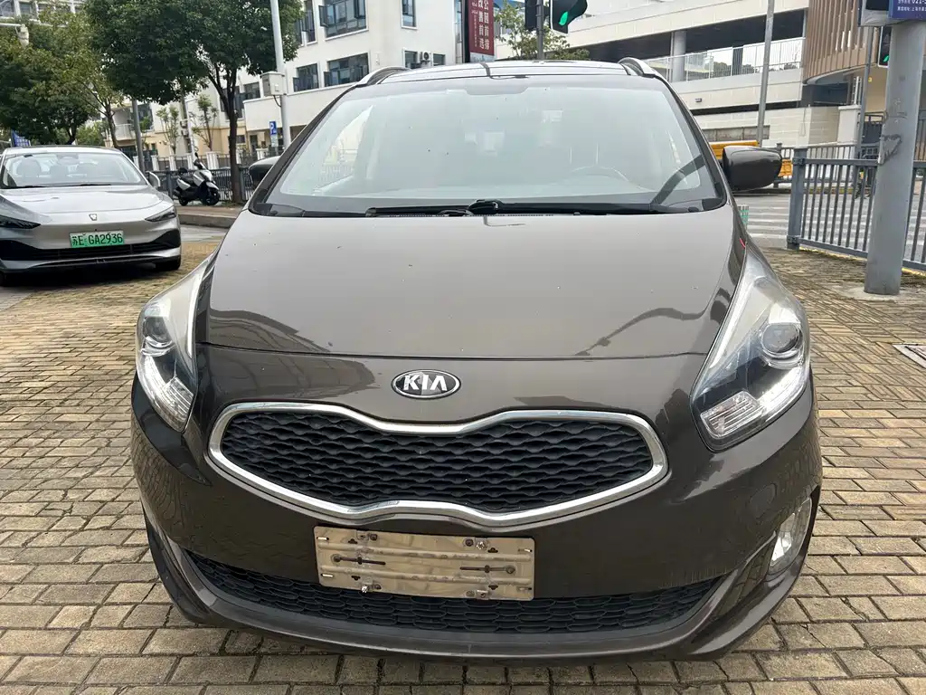 Kia Carens — миниатюра 11