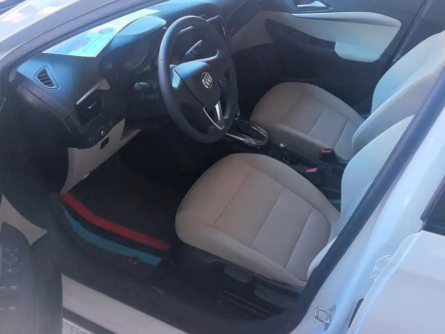 Buick Excelle — миниатюра 9