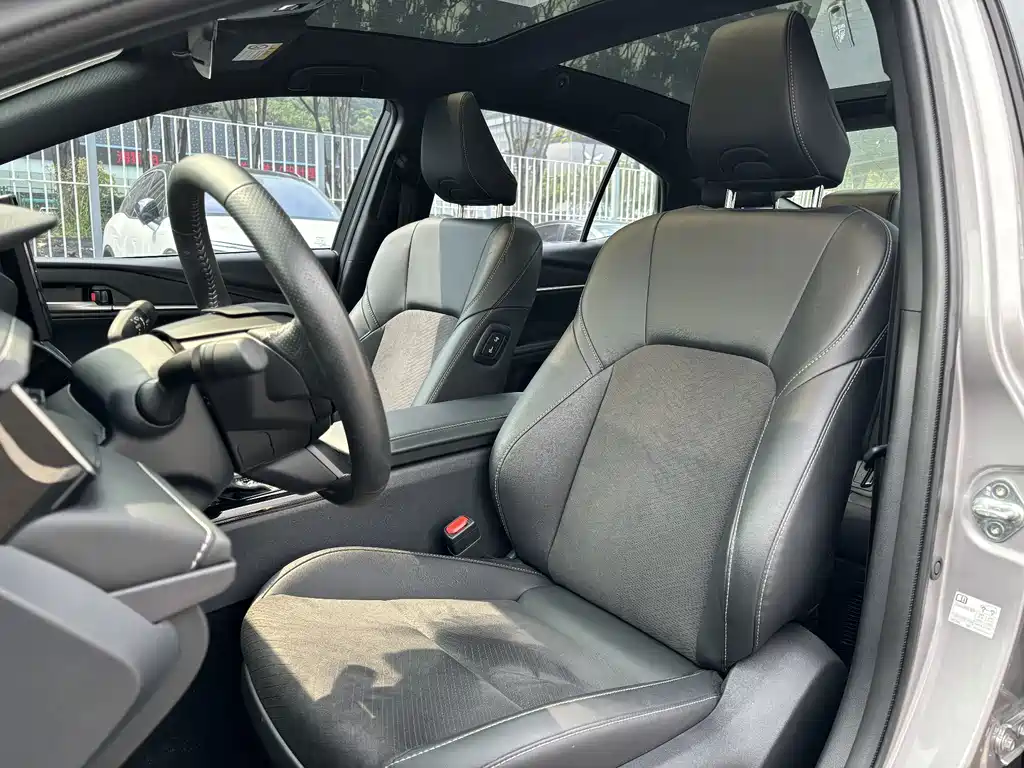 Toyota Camry — миниатюра 22