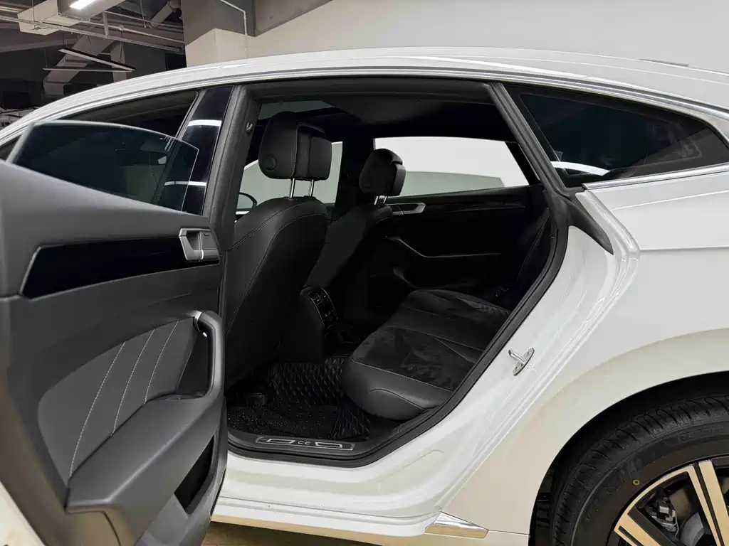 Volkswagen CC — миниатюра 13