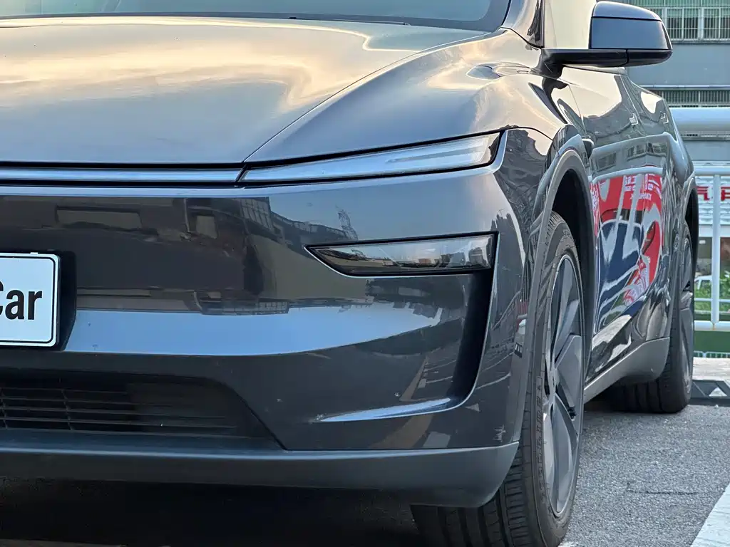 Tesla Model Y — миниатюра 4
