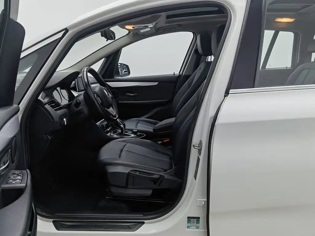 BMW 2 Series Gran Tourer — миниатюра 10