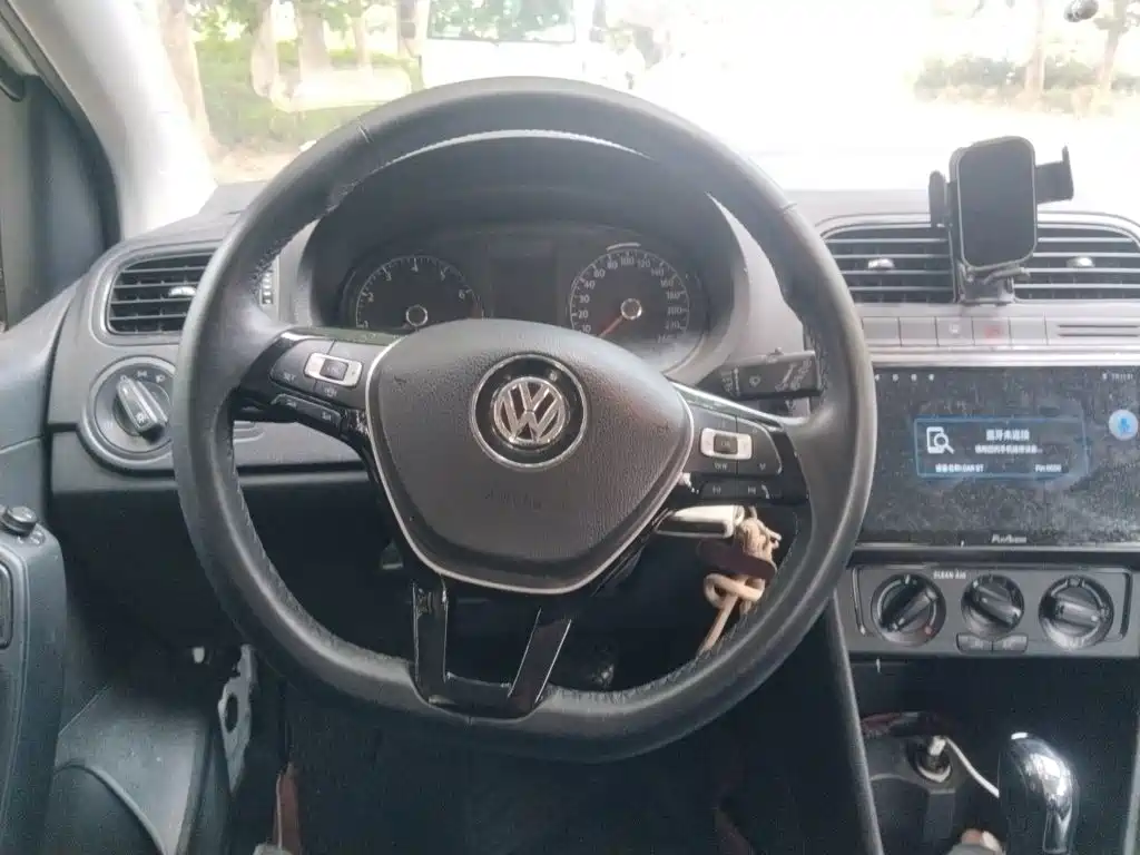 Volkswagen Polo — миниатюра 11