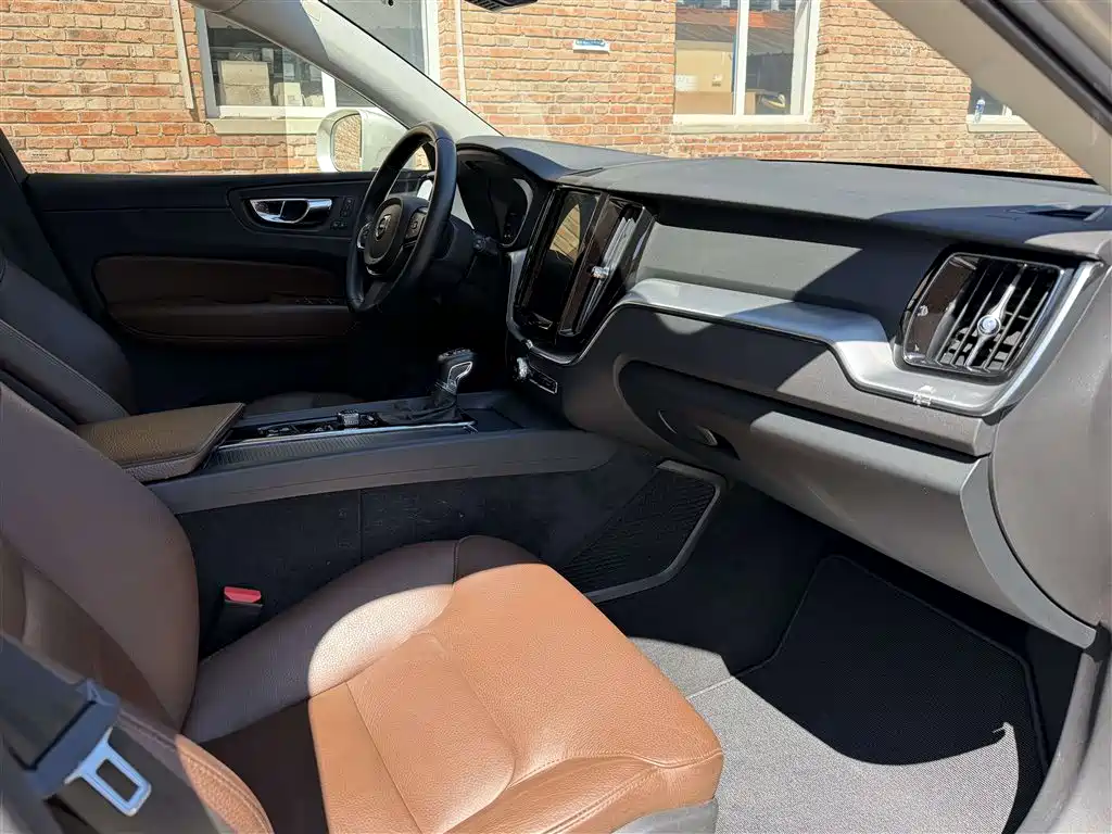 Volvo XC60 — миниатюра 15