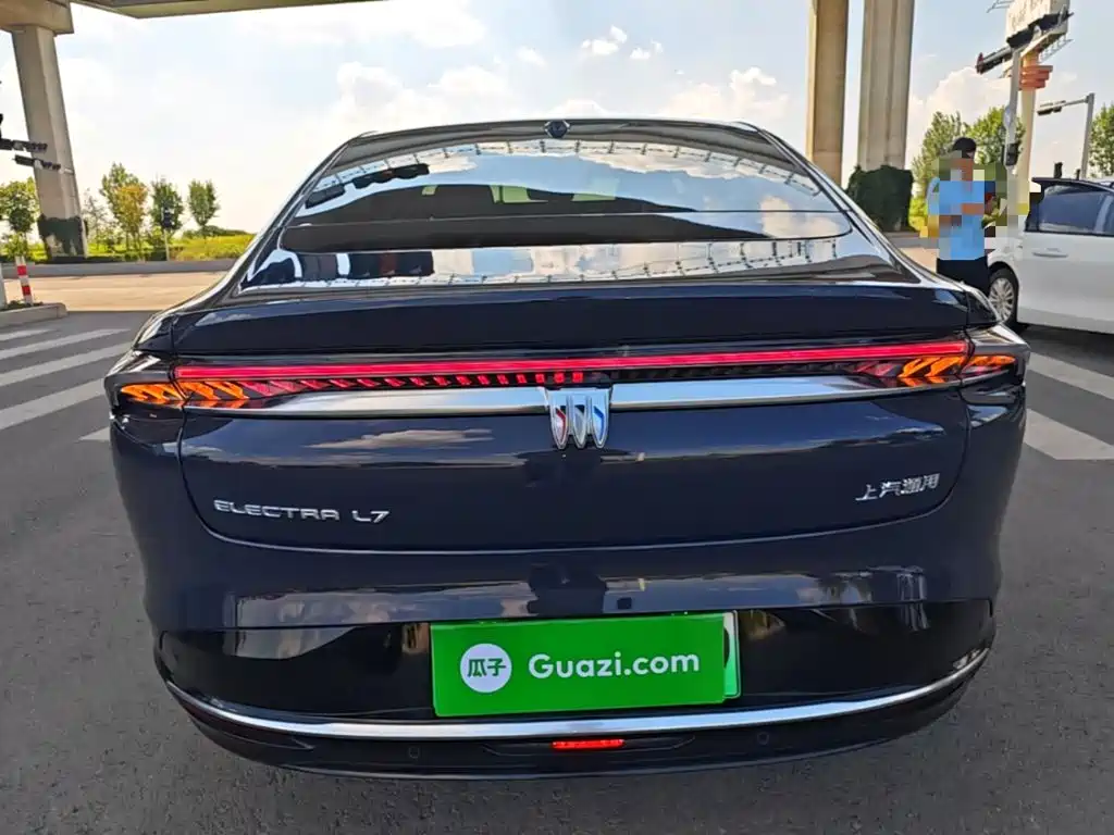 Buick Electra L7 — миниатюра 6