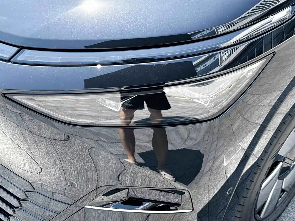 XPeng X9 — миниатюра 5