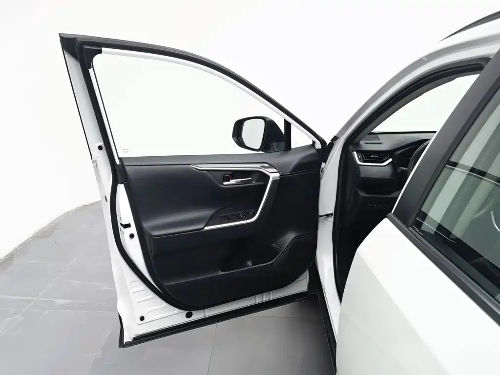 Toyota RAV4 — миниатюра 8