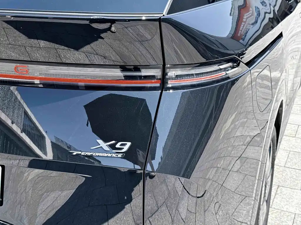 XPeng X9 — миниатюра 10